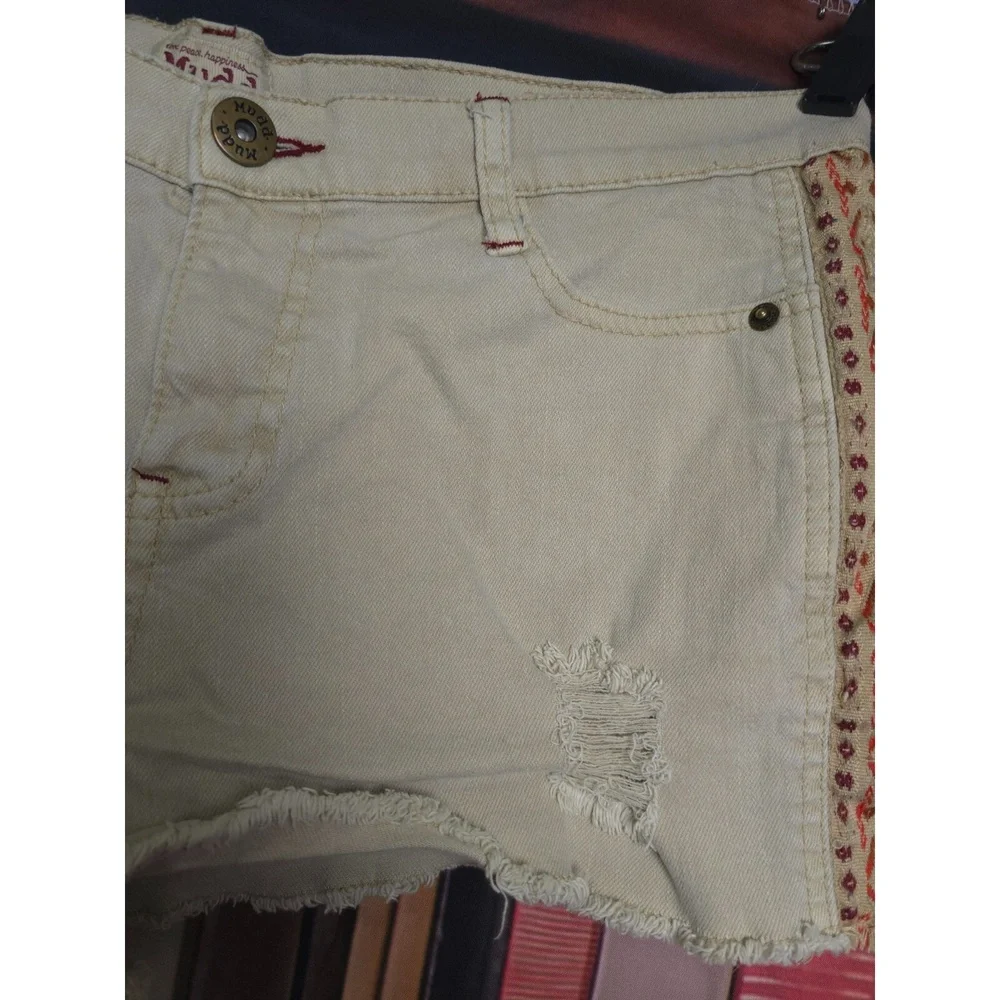 Mudd Womens Size 15 Tan Distressed Frayed Hem Embroidered Shorts Boho
